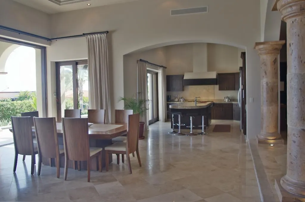 הקונטקטים של Villa Pericu